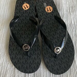 NWT MICHAEL Michael Kors Black Logo Jelly Flip Flop Sandals Size 11
